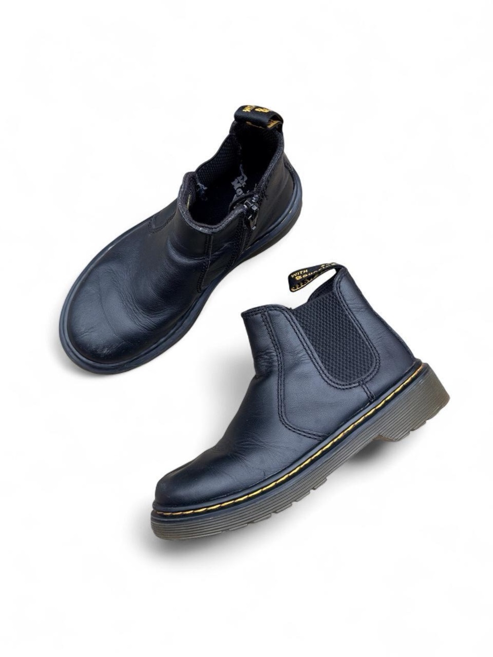 Dr. Martens 2976 Chelsea Boots – Smooth Black Leather, Kids 13